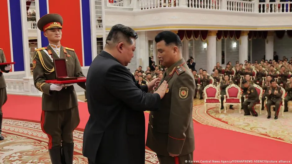 德国总理梅尔茨访问韩国并会晤李在明,指责朝鲜通过支持俄罗斯破坏欧洲安全
