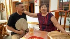 随着城市化进程加速,中国正兴起一种特殊的“孤独经济”,部分居民甚至开始雇佣“临时孩子”来寻求情感慰藉与陪伴